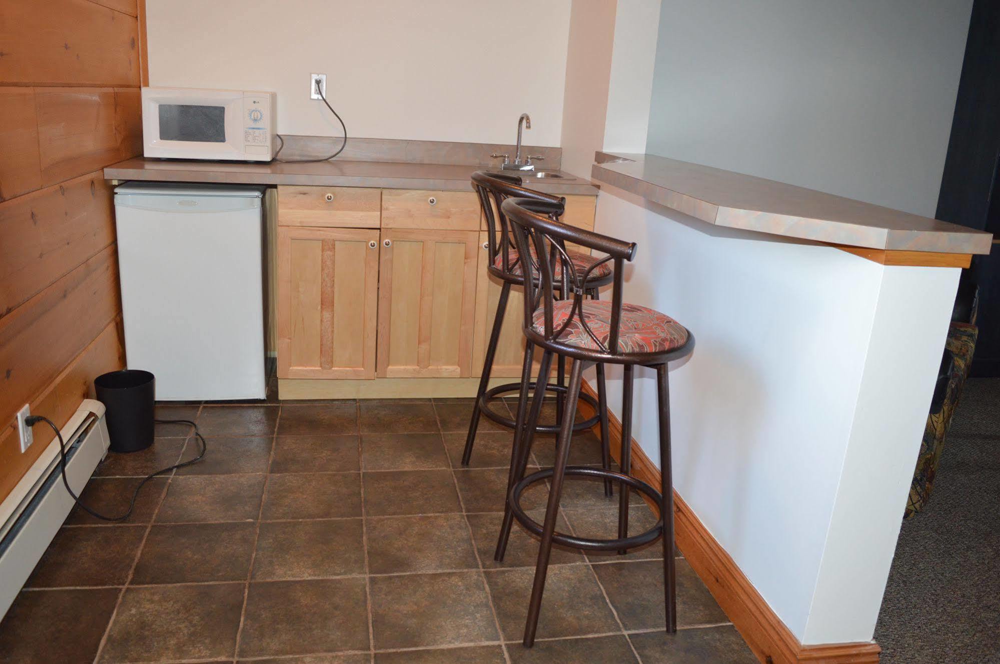 Terrace Suites Callander Bagian luar foto